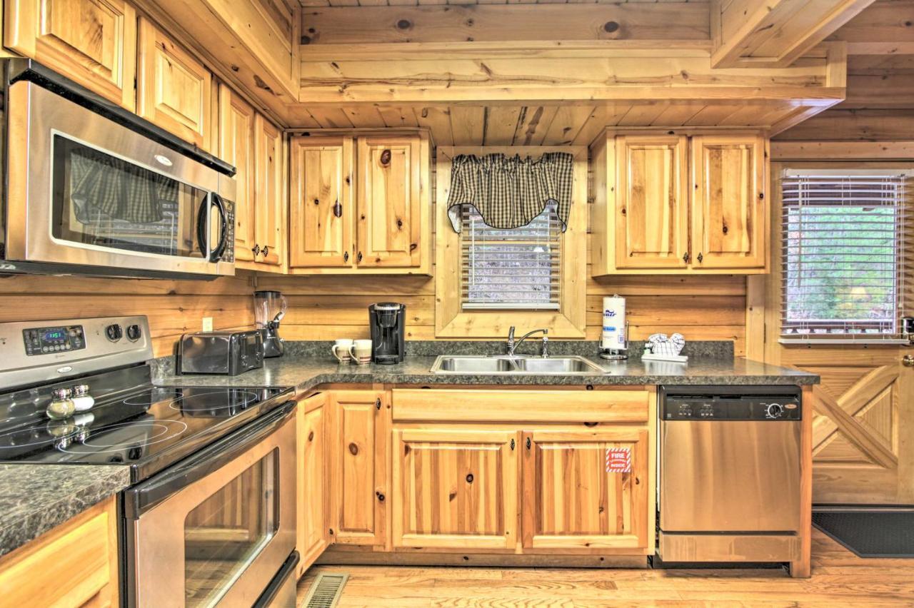 Cabin With Hot Tub About 2 Mi To Island In Pigeon Forge! Екстер'єр фото