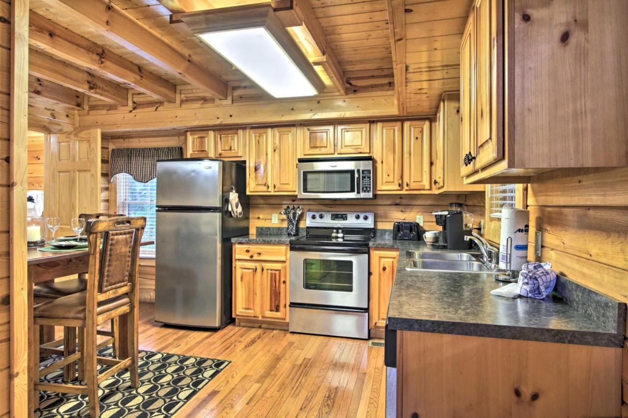 Cabin With Hot Tub About 2 Mi To Island In Pigeon Forge! Екстер'єр фото